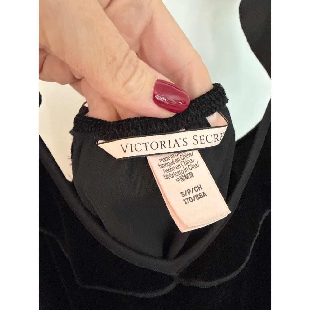 Victorias Secret Black Velvet Ruffle Romper V-Neck Crisscross Back Small - Picture 4 of 7